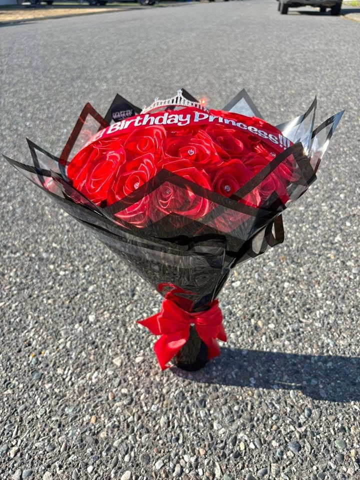 26 Count Eternal Rose Bouquet