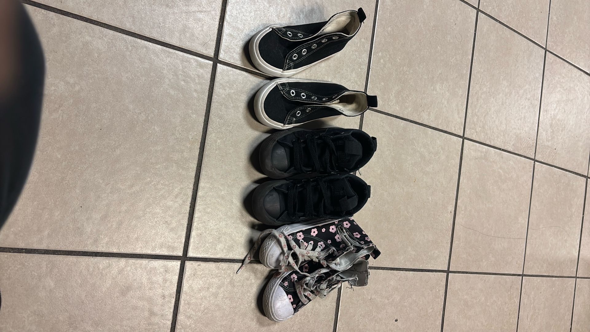 Kids Shoes Size 10-11