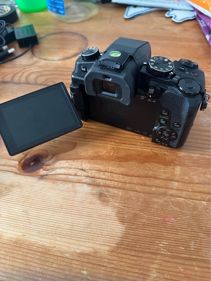 Lumix G85 Camera with Lenses - photo 3