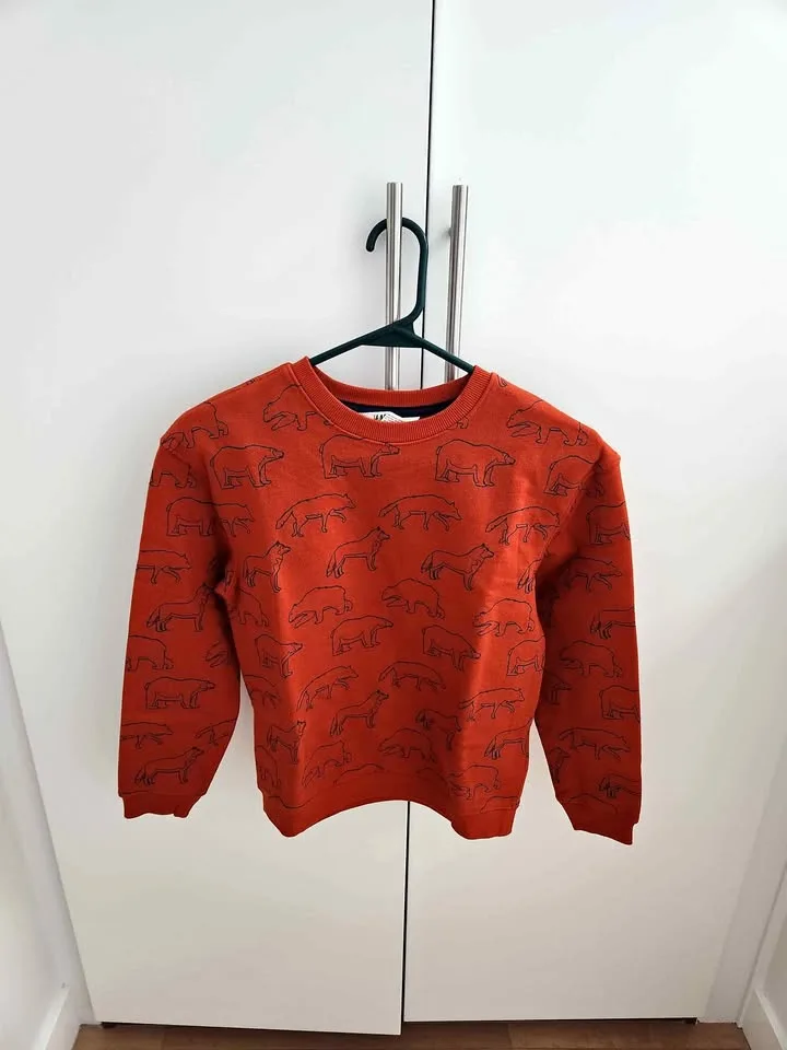 H&M Polar Bears & Wolves Sweatshirt - Size 8/10 (Kids) thumbnail