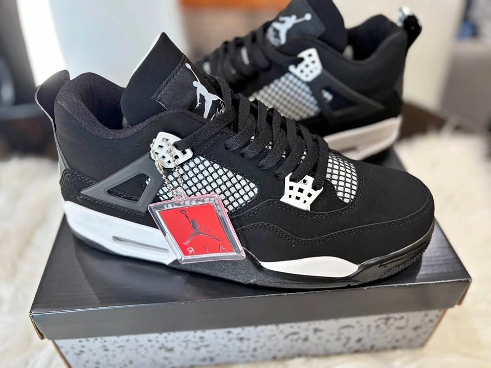 Jordan 4 White Thunders