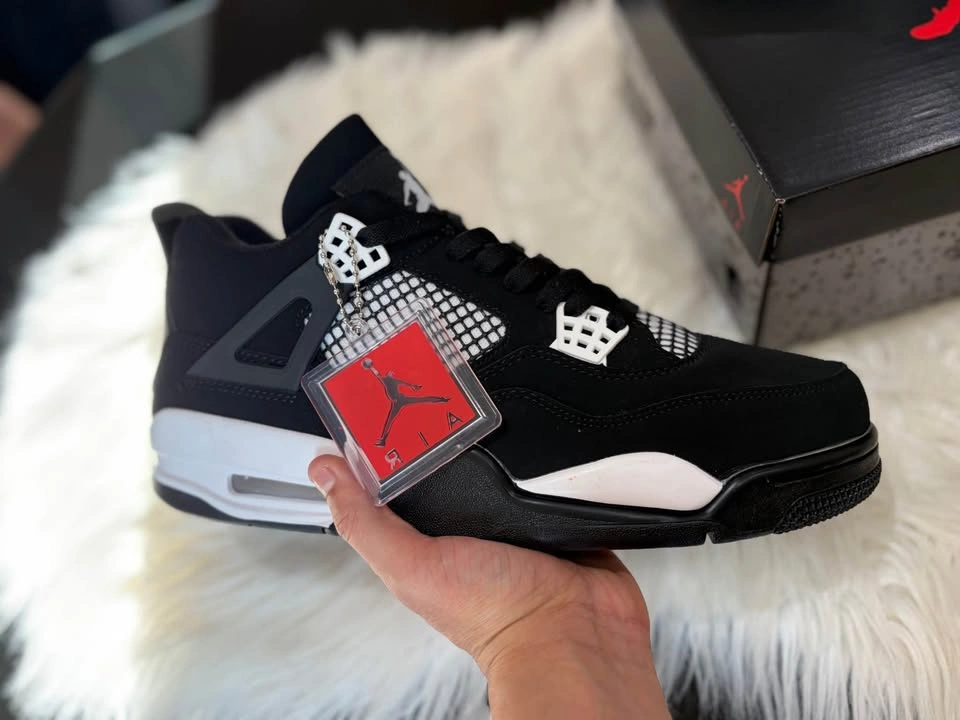 Jordan 4 White Thunders - photo 2