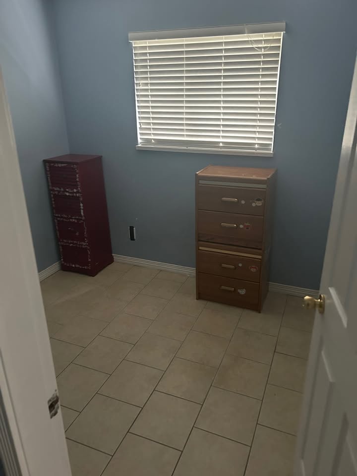 1 Bed 1 Bath - House - photo 3