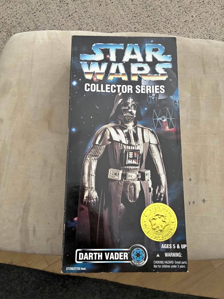 1996 Kenner Star Wars 12-Inch Darth Vader Collector Figure