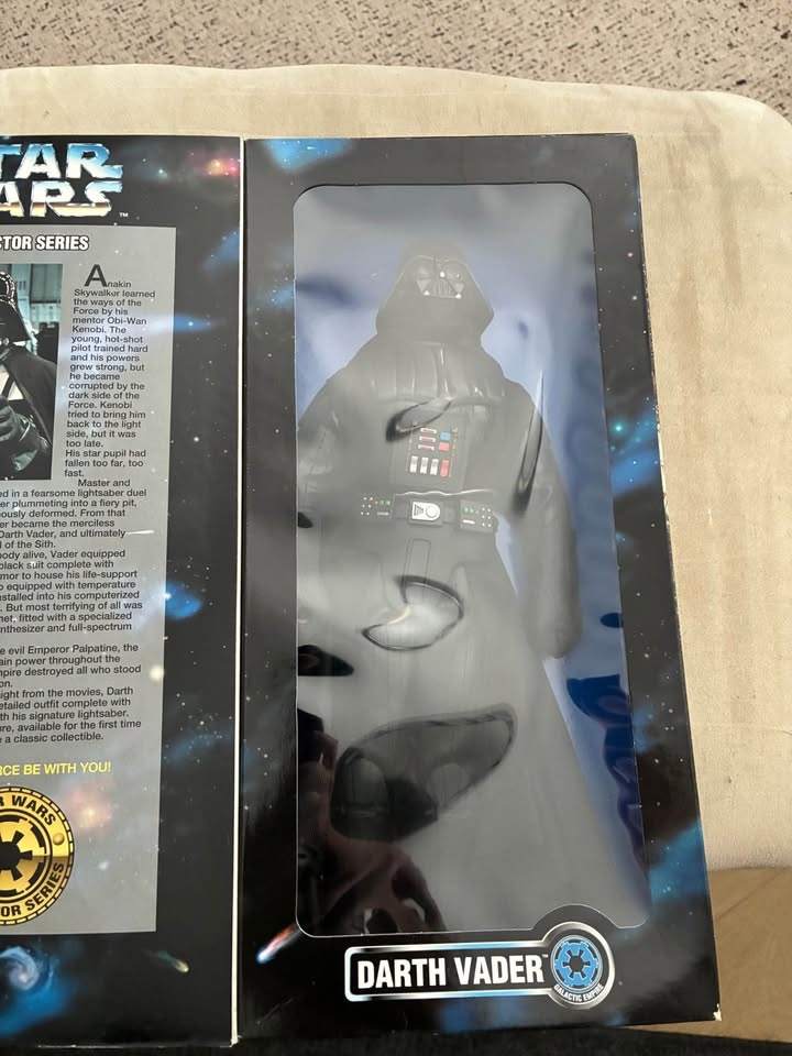 1996 Kenner Star Wars 12-Inch Darth Vader Collector Figure - photo 3