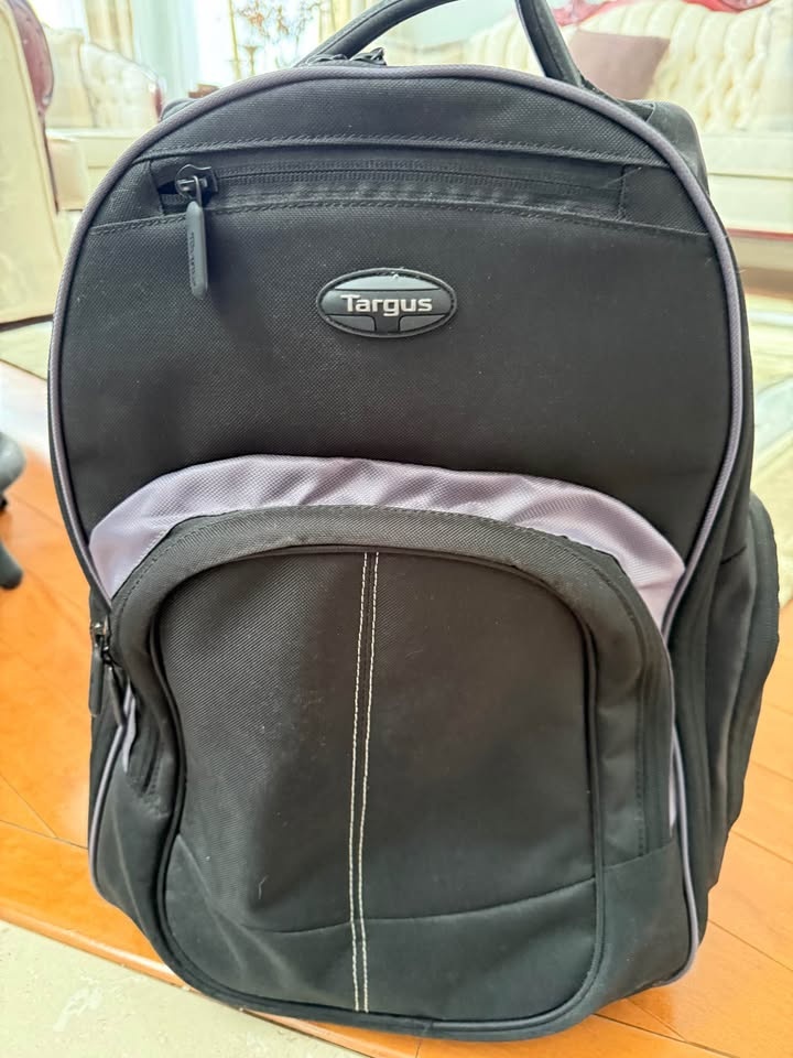 Targus Black and Grey Backpack - photo 2