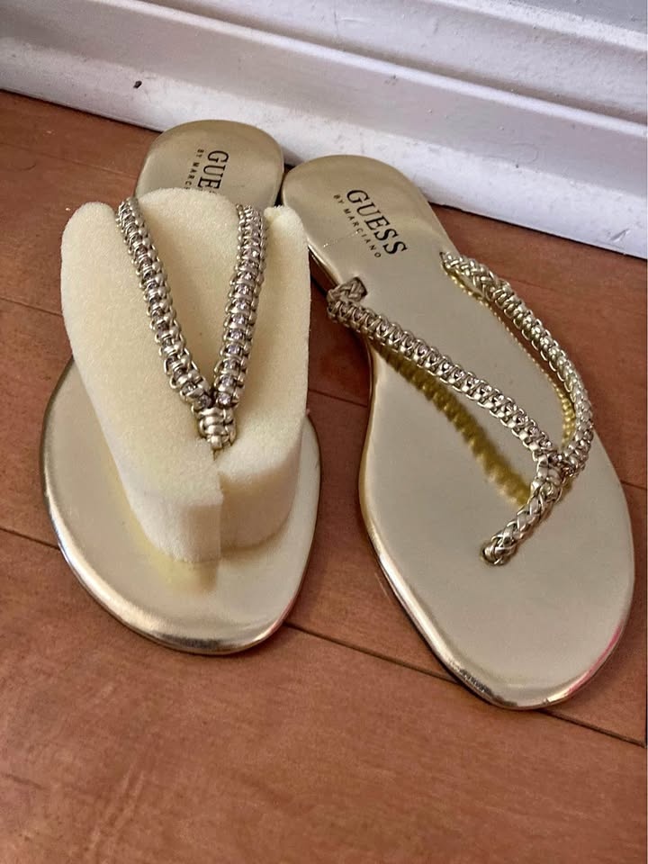 Women’s Slippers Size 5