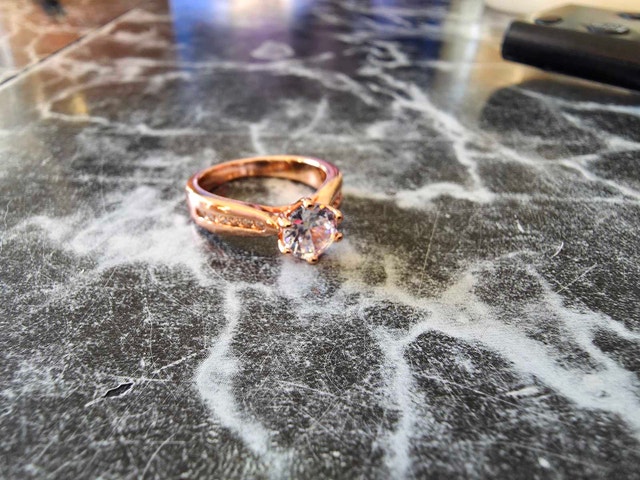 Beautiful Gold-plated Engagement Ring - photo 2