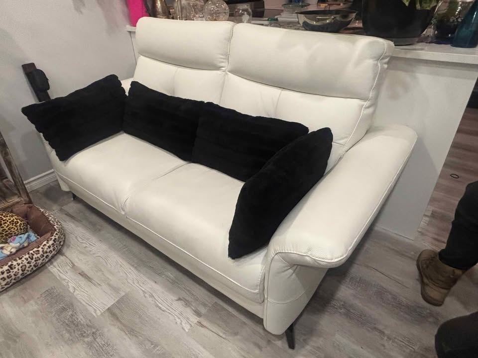 Home Clear out! Multiple Furniture for Sale!! - photo 4