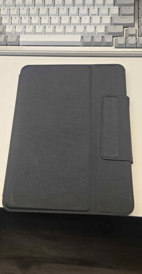 iPad 9th Gen + Case & Keyboard - photo 2