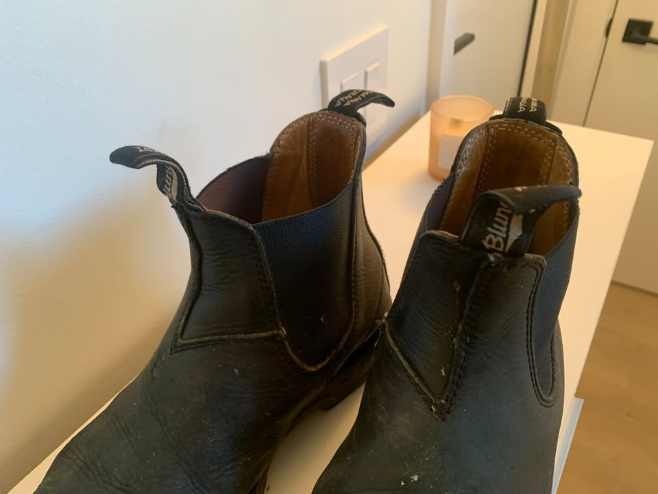 Size 9 Men's Blundstone Boots
