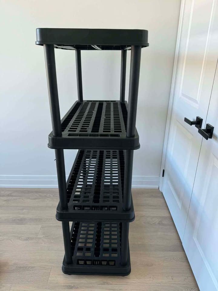 Three hard plastic storage shelving - photo 2