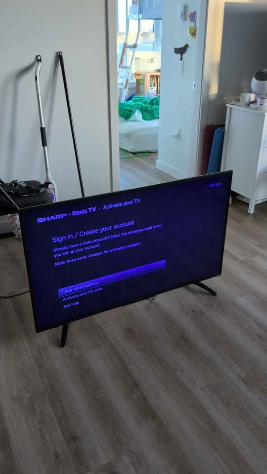 Sharp 50 inch TV - photo 2