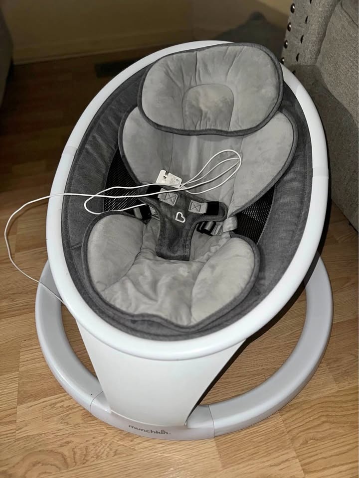 Munchkin Vibration Baby Swing
