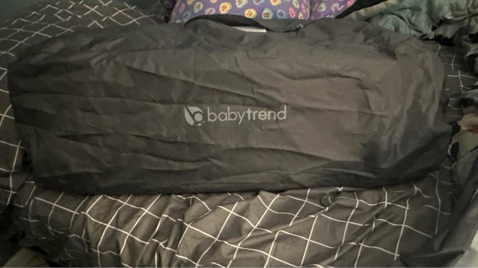 Baby trend Pack and Play - photo 4