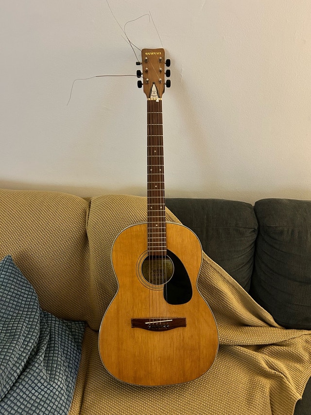 Vintage Suzuki F-40 Guitar - photo 2