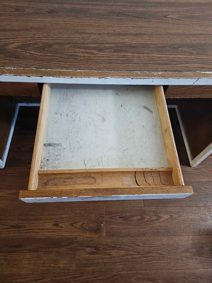 Table - Strong & Sturdy - photo 5
