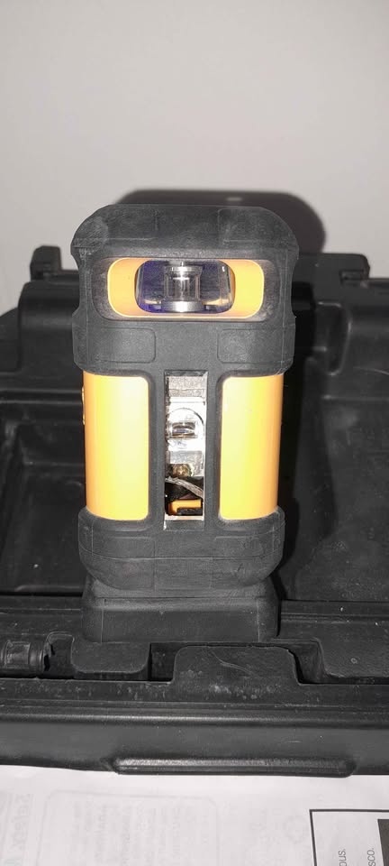 Used DeWalt laser, 100% functional - photo 2