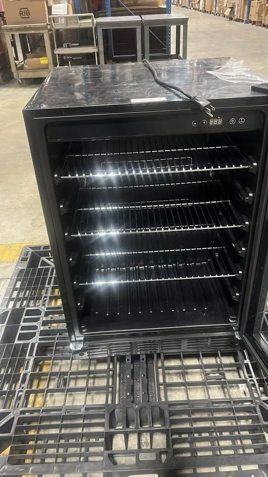 BRAND NEW* Magic Chef Wine and Beverage Fridge/Cellar image indicator(5)