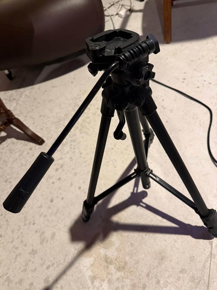 Used Sony VCT-R640 Video Camera Tripod - photo 3