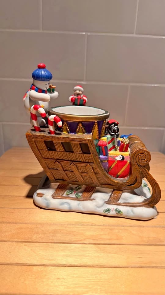 Partylite Holiday Sleigh Aroma Melts Warmer