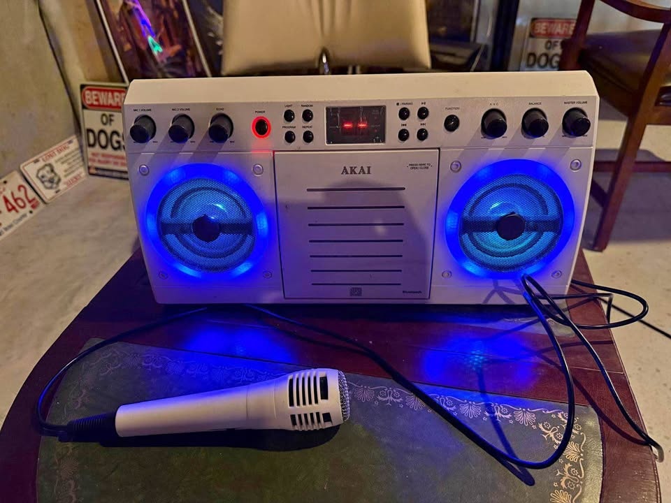 iKaraoke KS303W-BT Bluetooth CD&G Karaoke System w/ Mic