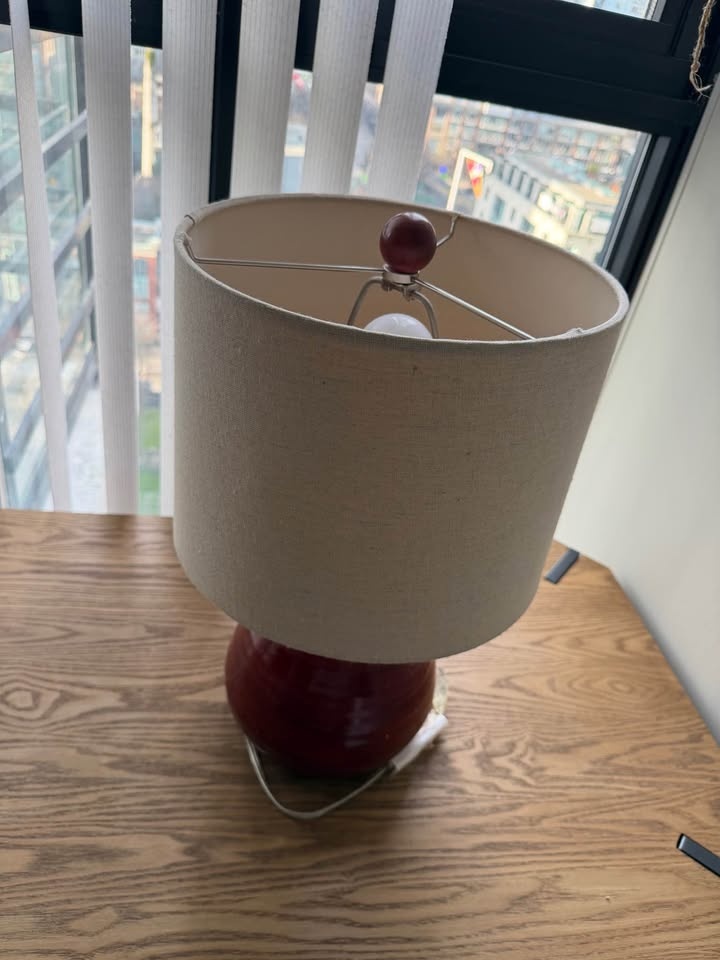 Red Ceramic Table Lamp - photo 3
