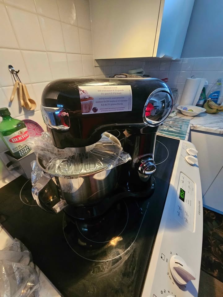 5.5 Quart Cuisinart Mixer - photo 2
