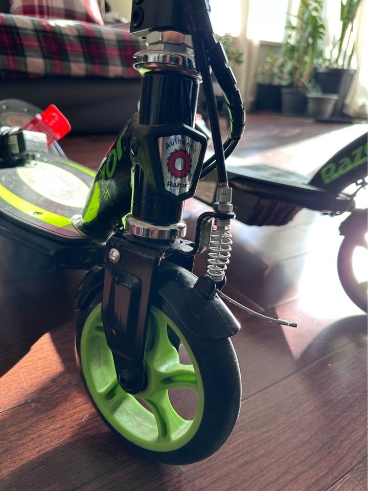 Razor Kids Electric Scooter - photo 3