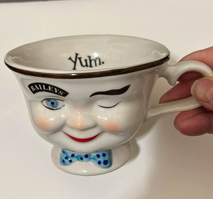 Vintage Baileys Irish Cream "Yum" Winking Face Teacup 🏆