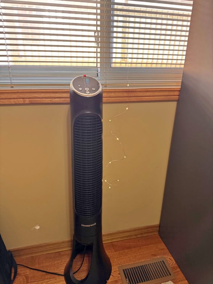 Honeywell HYF260BC QuietSet 40" Tower Fan - Excellent Condition