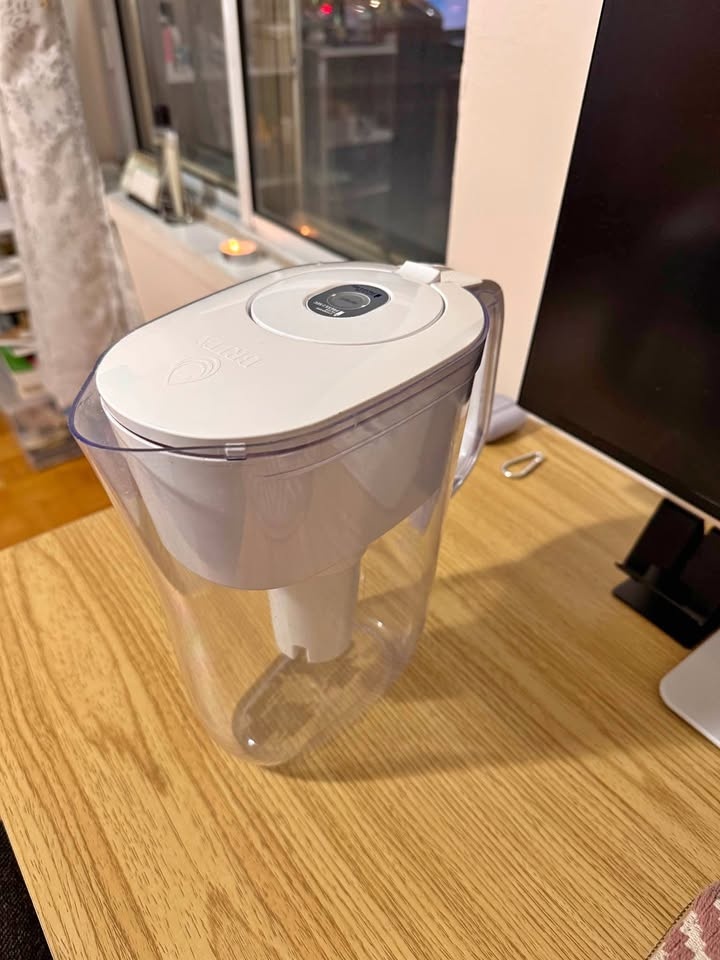 Brita Water Filter Pitcher + 1 Extra Filter (Brand New)