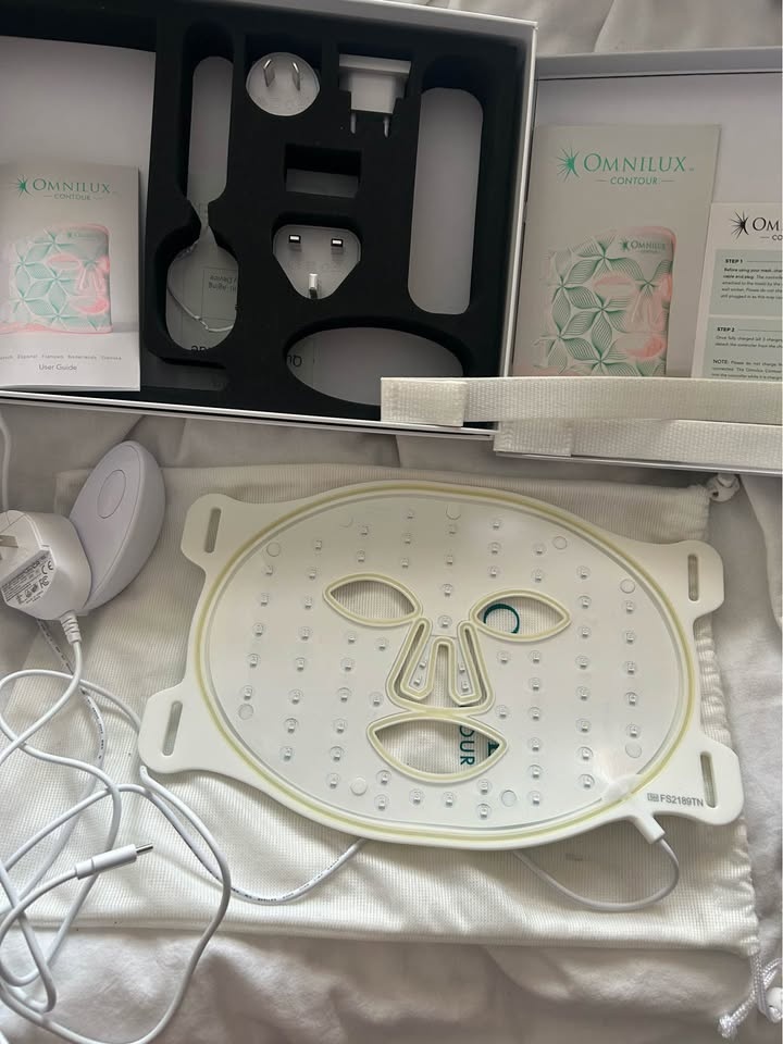 Omnilux Contour Face Red LED Mask FDA Approved - photo 2