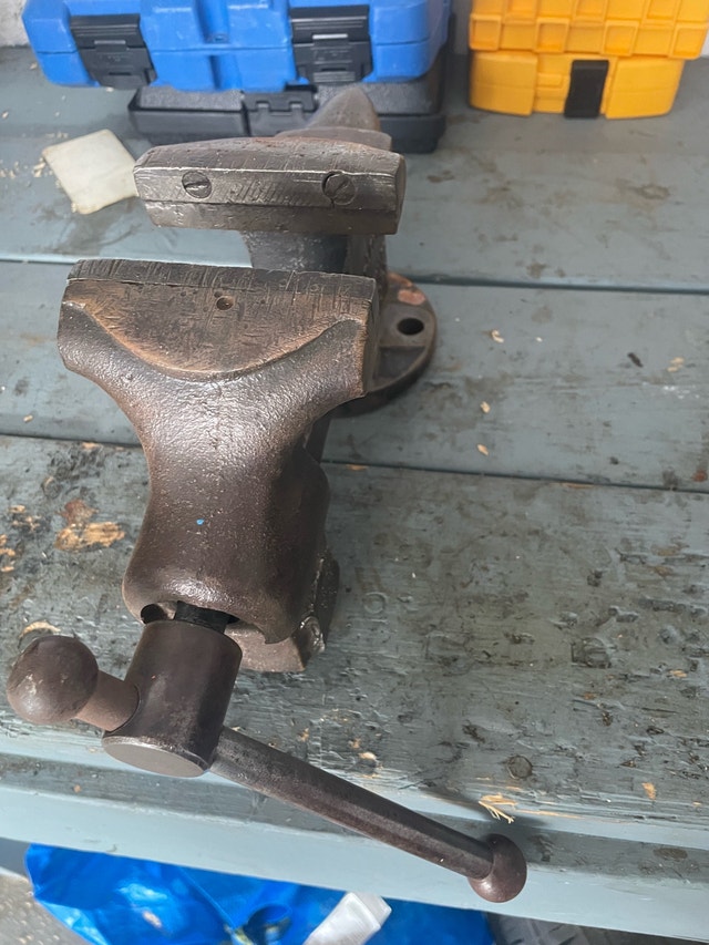 Heavy duty bench vise - photo 3