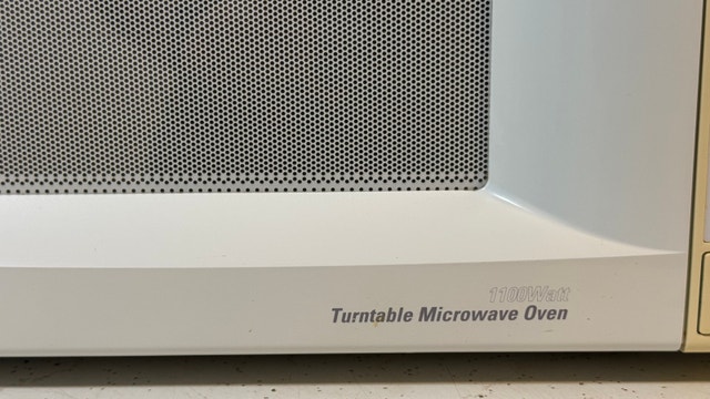 GE Spacemaker Countertop Microwave - photo 3