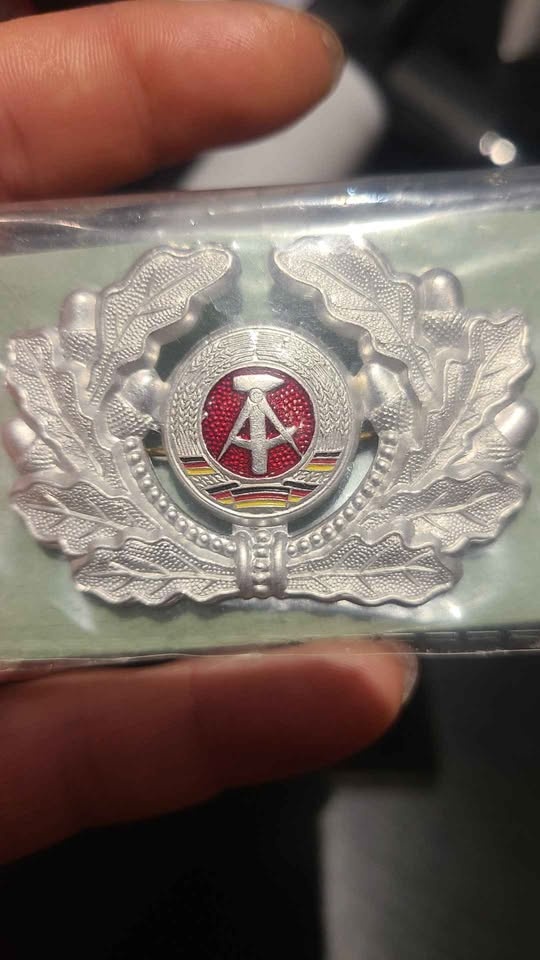 East Germany Head Badge - photo 2