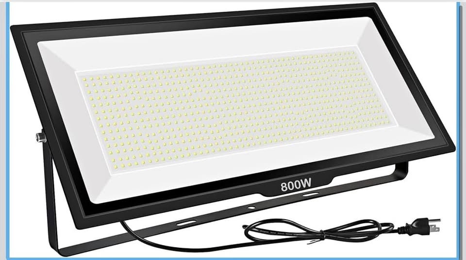 800w LED Flood Light - 3500W Equivalent, Waterproof