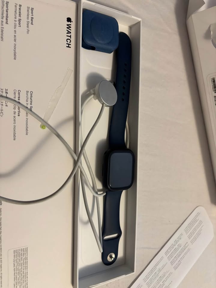 Apple Watch Series 7 with cellular data - photo 2