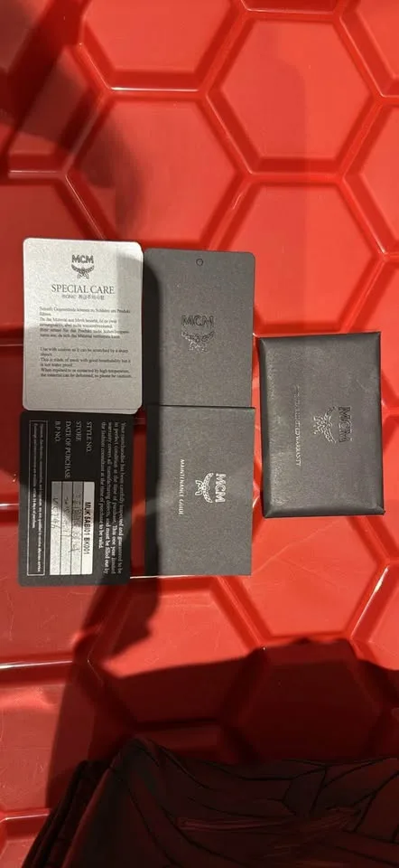 MCM Backpack image indicator(5)