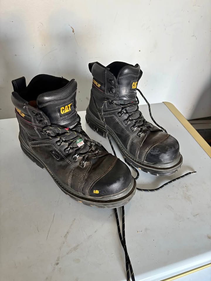 Caterpillar work boots size11
