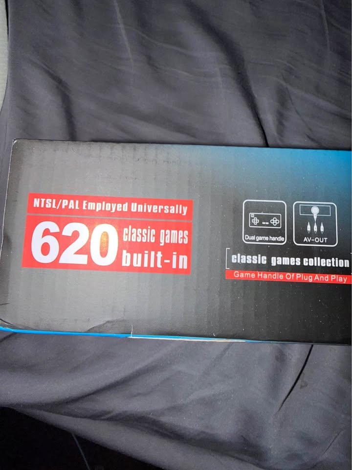 Small Nintendo Console with 620 Games
