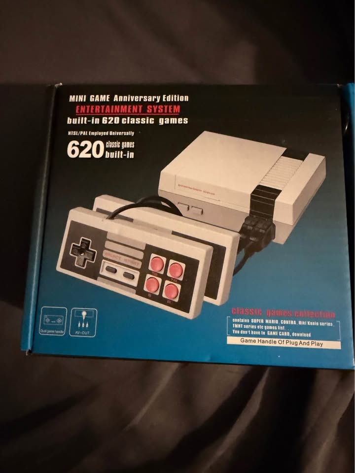 Small Nintendo Console with 620 Games - photo 2