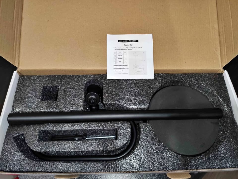 Solid metal towel holder
