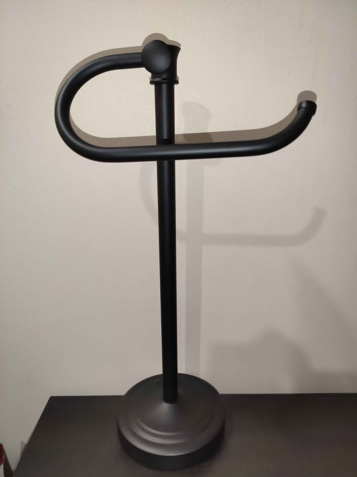 Solid metal towel holder - photo 2