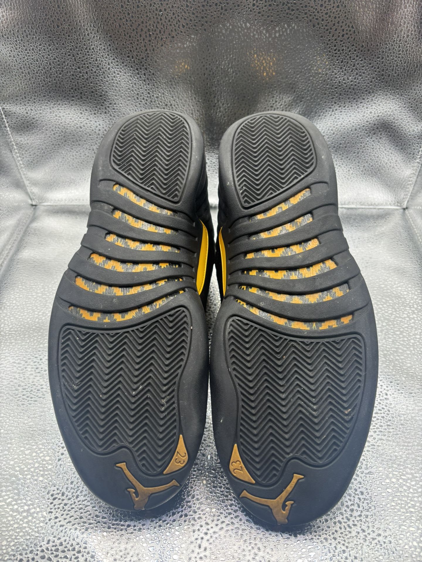 Air Jordan 12 Black Taxi - photo 3