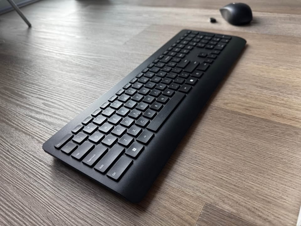 Microsoft Wireless 900 Desktop Keyboard & Mouse - photo 3