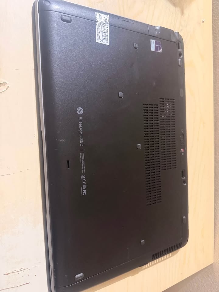HP EliteBook 850 G1 Laptop - photo 3