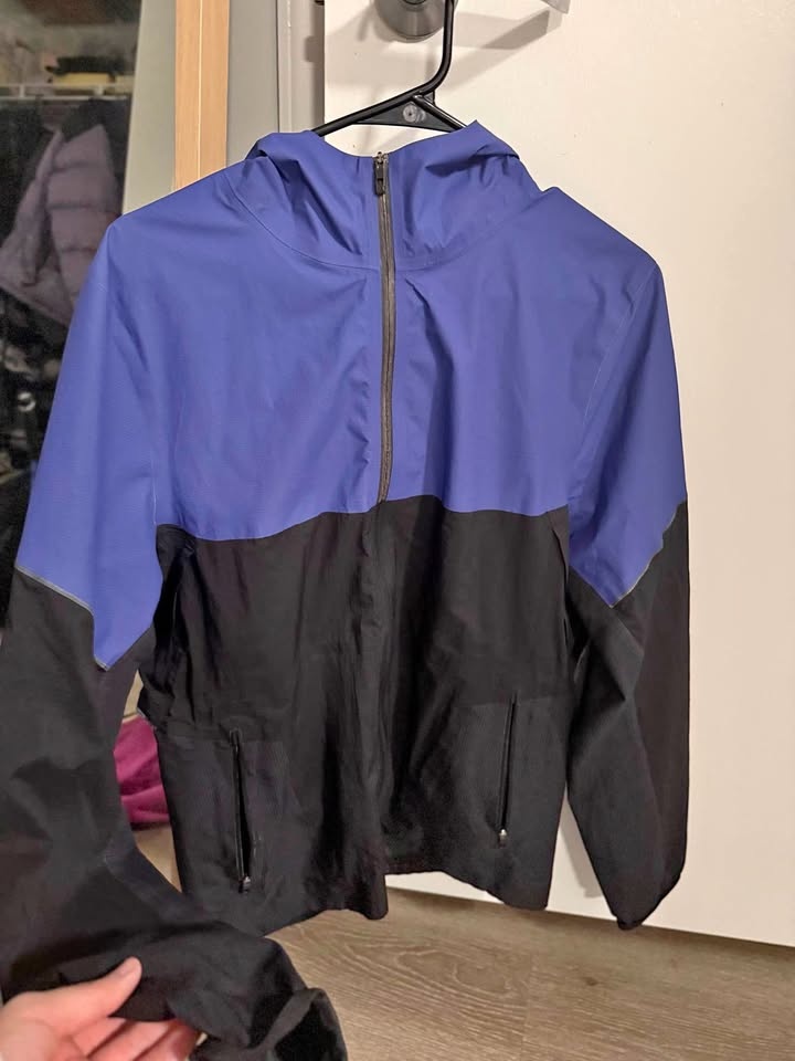 Lululemon Lightweight Wind Jacket Size S