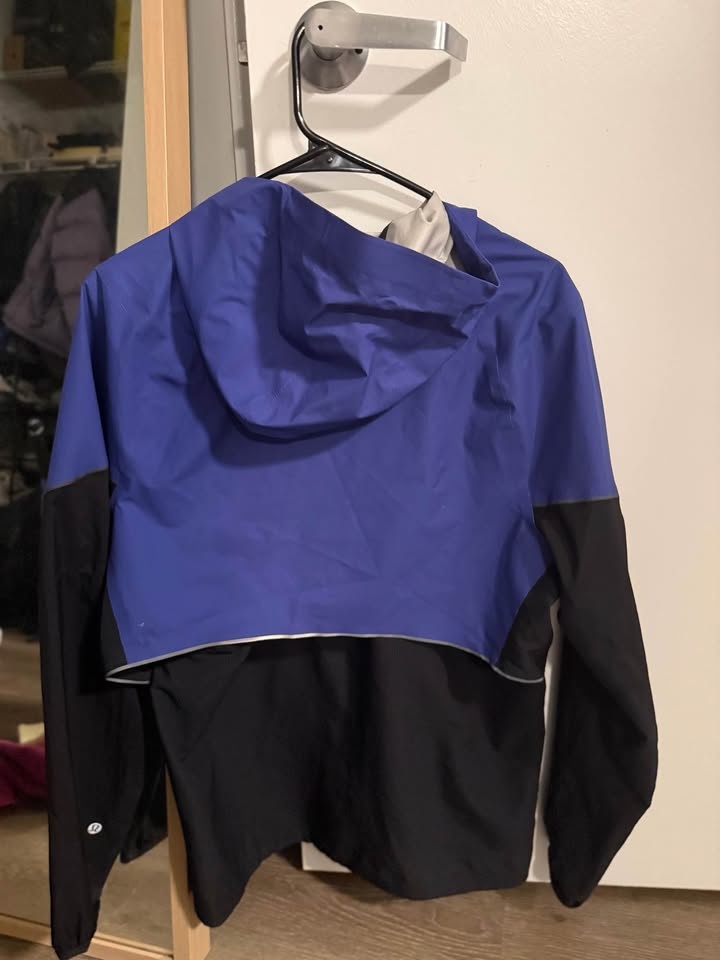 Lululemon Lightweight Wind Jacket Size S - photo 3