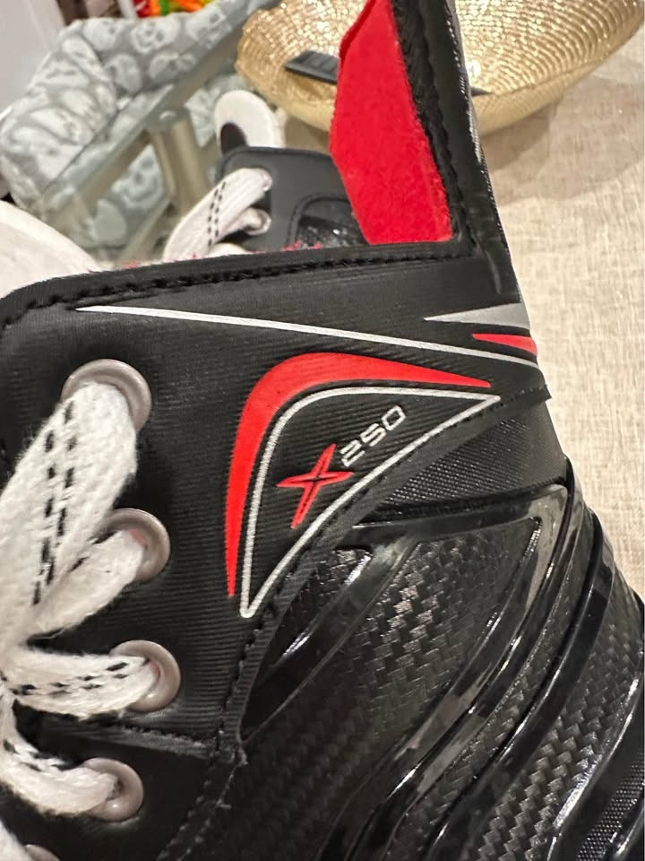 Bauer X250 Ice Skates Size 9R